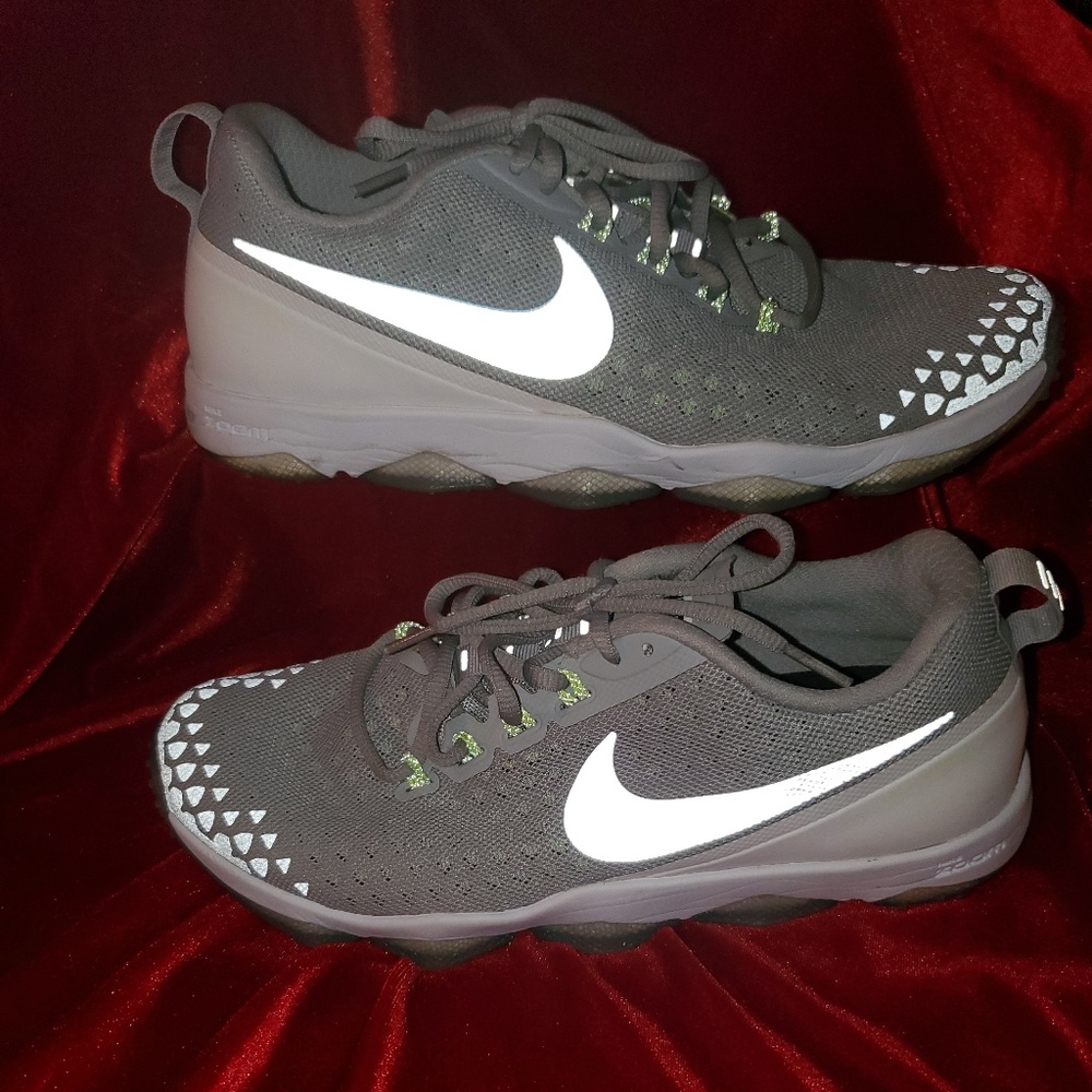 ❤Nikes❤ - Picture 6 of 6